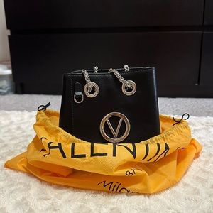 AUTHENTIC black Valentino Bucket Bag